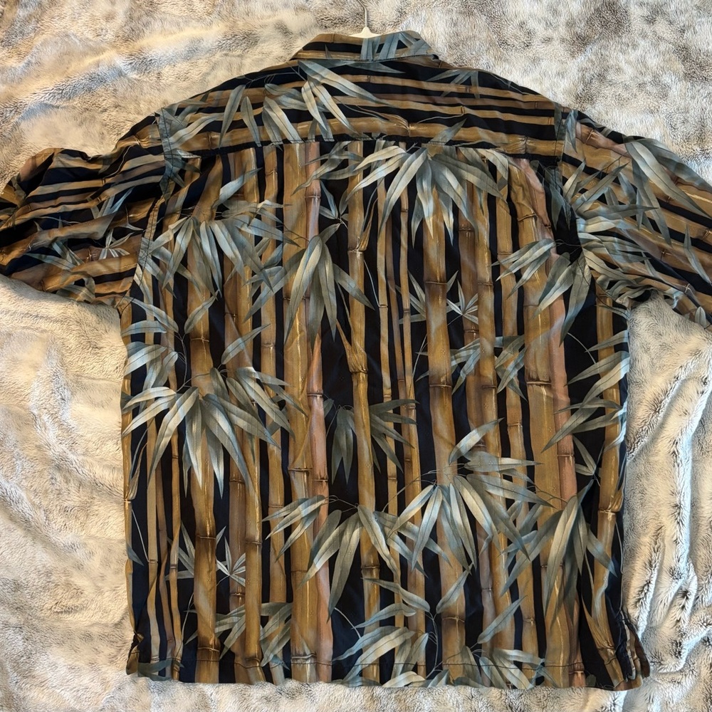 EXCELLENT COND! Tommy Bahamas Men’s Aloha Black & Brown Camp Bamboo button up XL - Picture 4 of 5